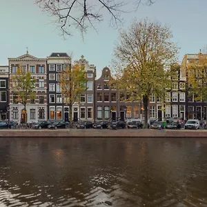 The Pavilions Amsterdam, The Toren **** Amsterdam